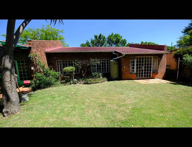 4 BEDROOM HOUSE FOR SALE IN KENSINGTON B